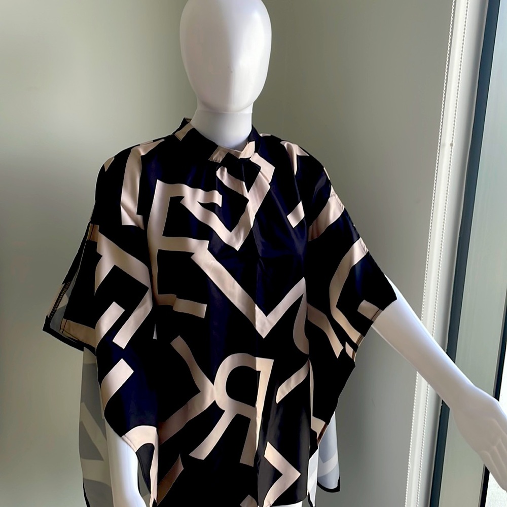 Beautiful Blouse ! 🥰 2 colors elegant and chick